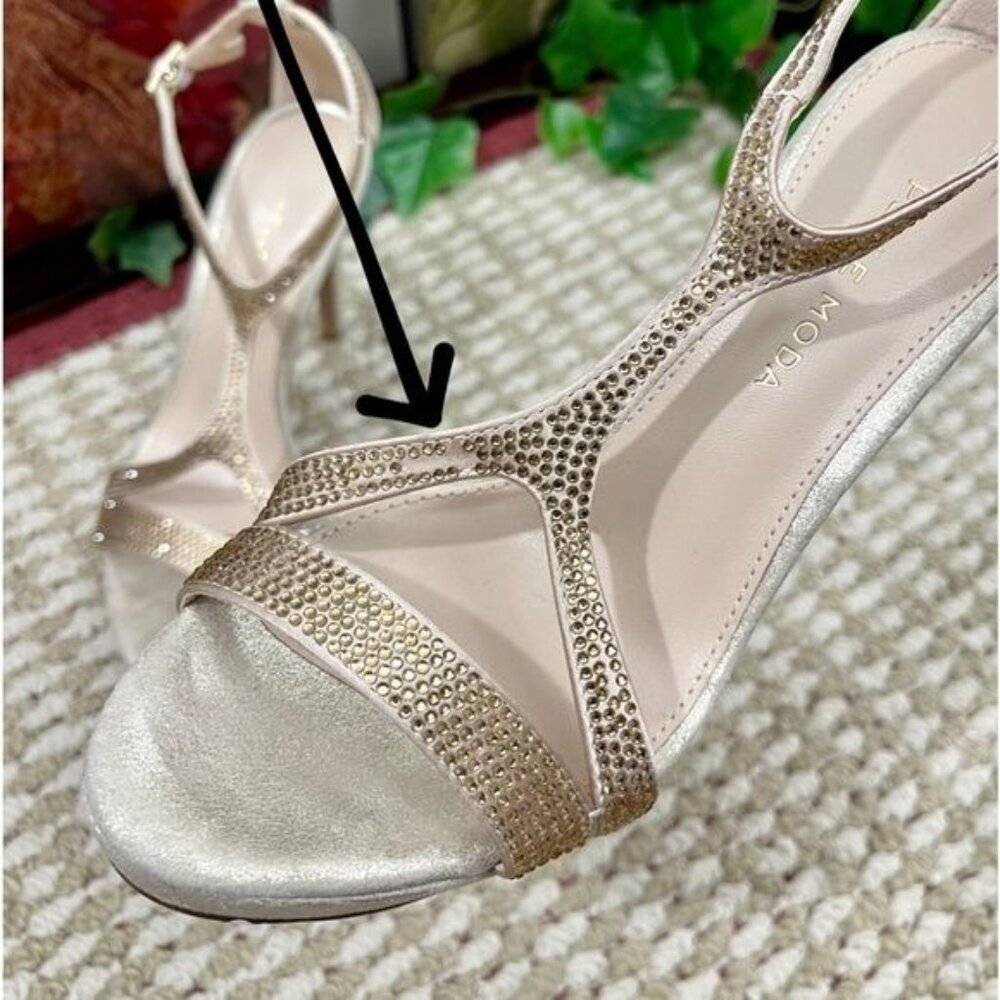 Pelle Moda Gold Glamour Heels - Picture 11 of 12